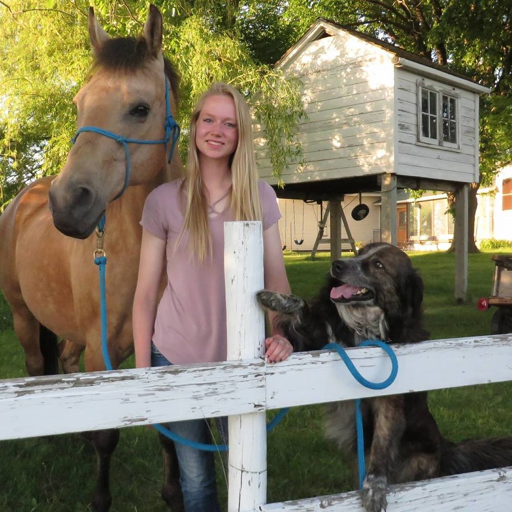 Meet your Posher, Neli